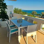 Blue And White Villa Loutra Elevtheron