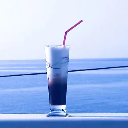 Blue And White Вилла Loutra Elevtheron