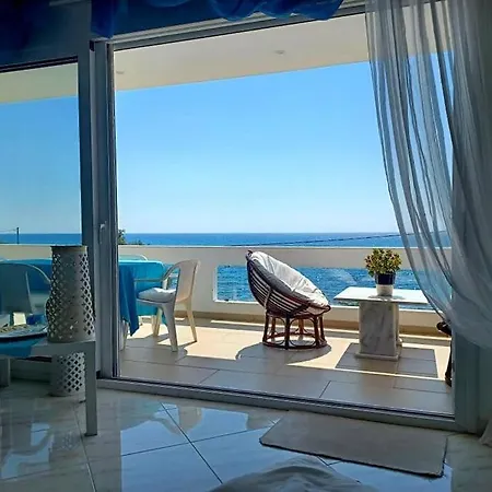 Blue And White Villa Loutra Elevtheron