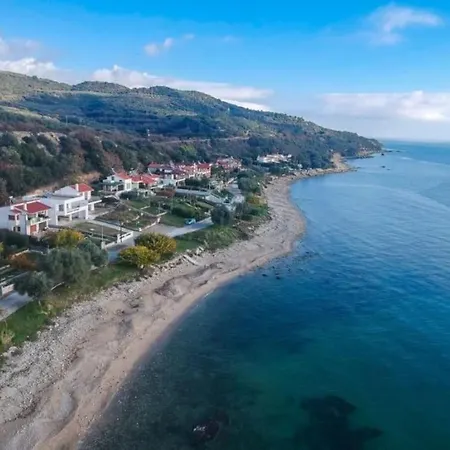 Blue And White Вилла