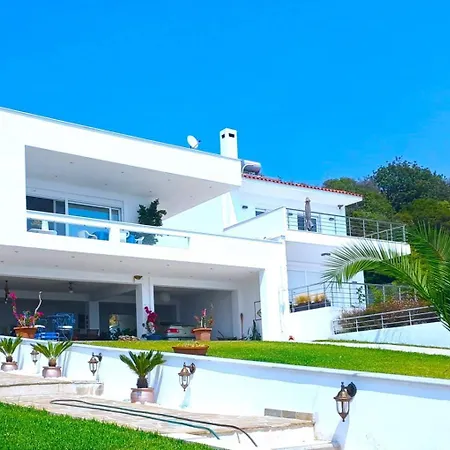 Blue And White Villa Loutra Elevtheron