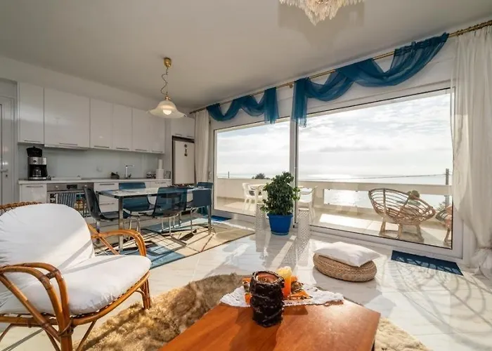 Blue And White Villa Loutra Elevtheron